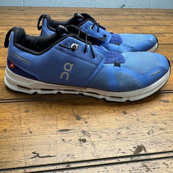 On Cloud‎ Swiss engineering running shoes Preloved size 6Y - Picture 1 of 11